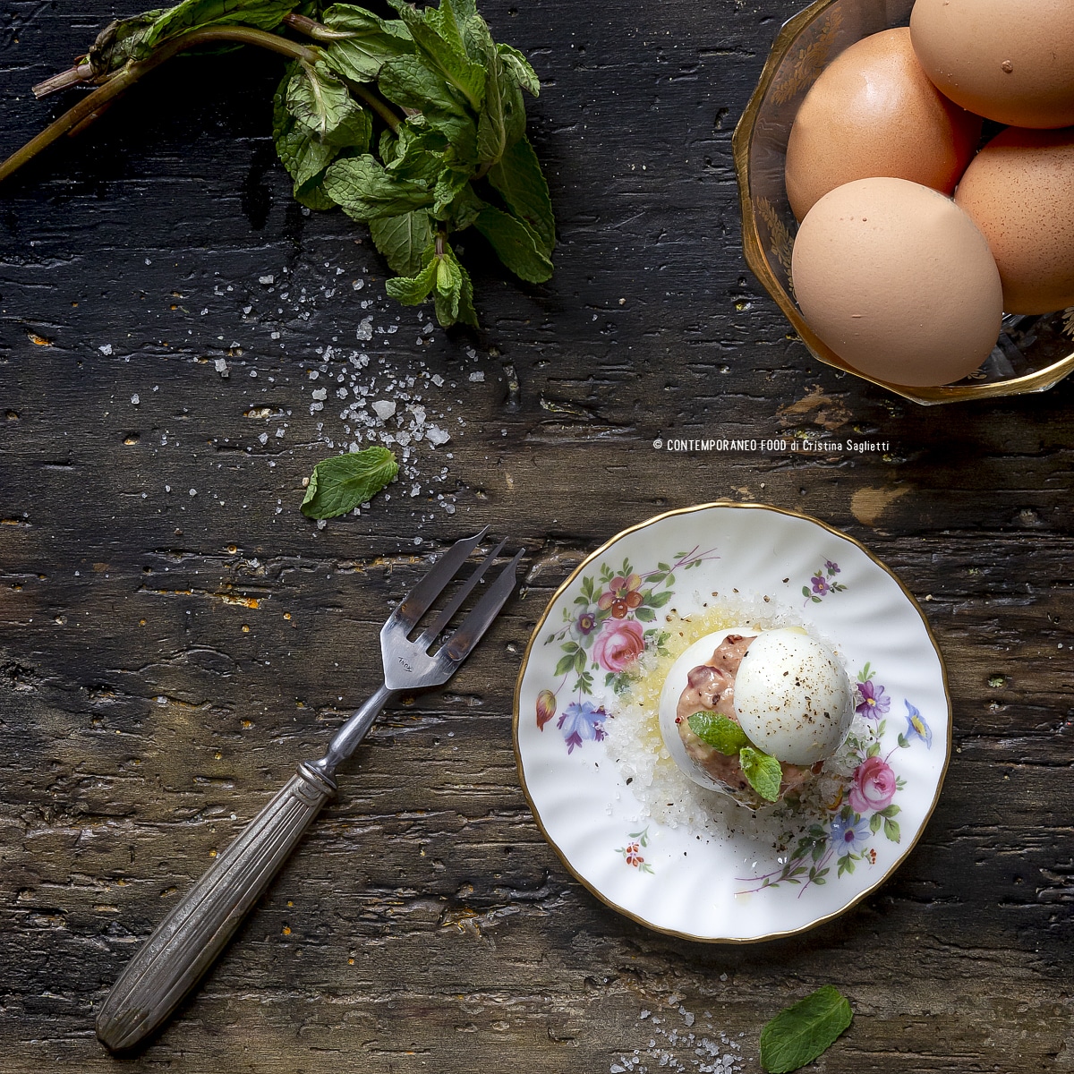 Immagine: Uova ripiene con crema di fave per Pasqua