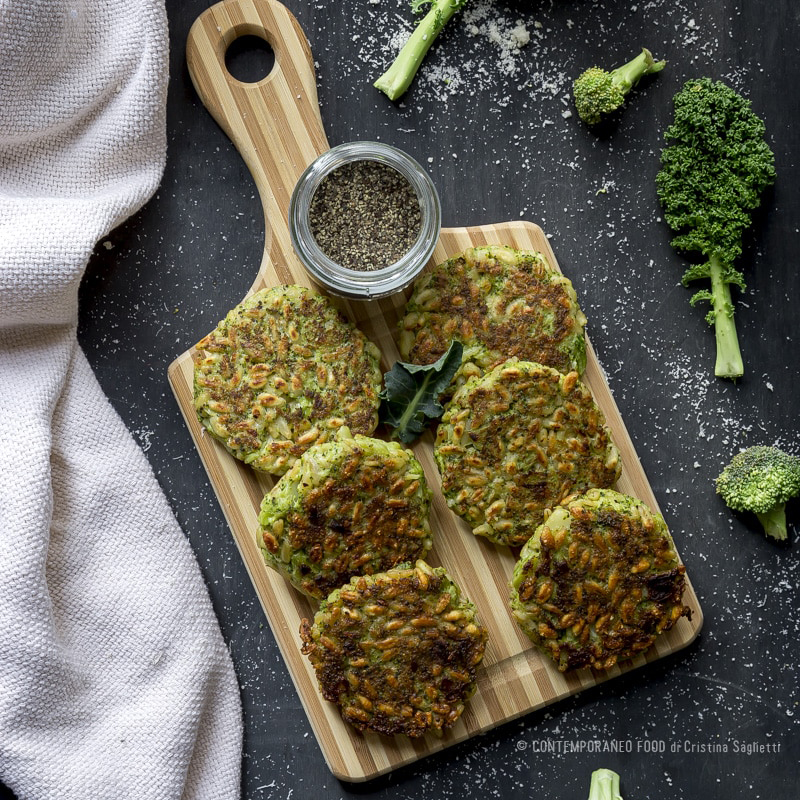 Immagine: Crocchette di farro e broccoli al pepe nero affumicato