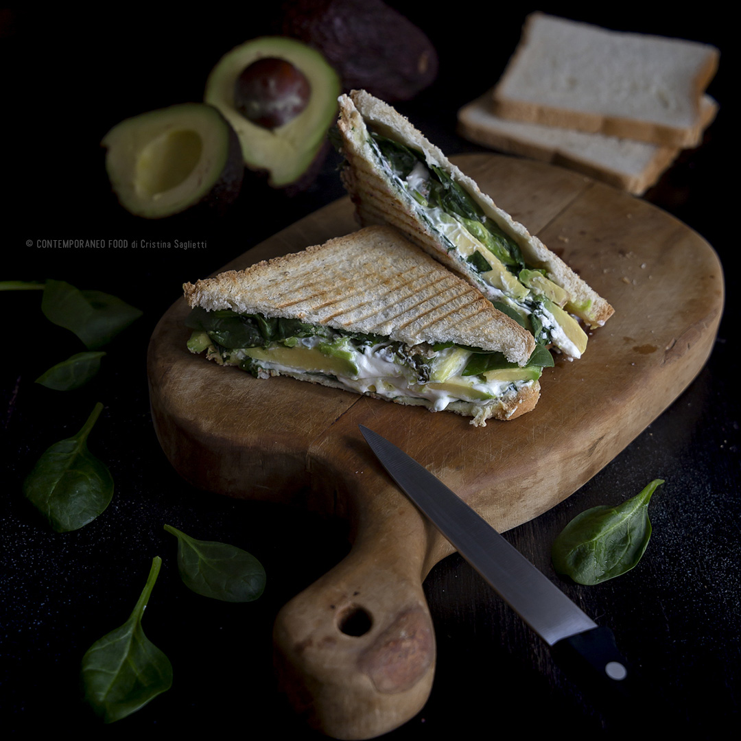 toast-con-avocado-ricetta-vegetariana-light-facile-veloce