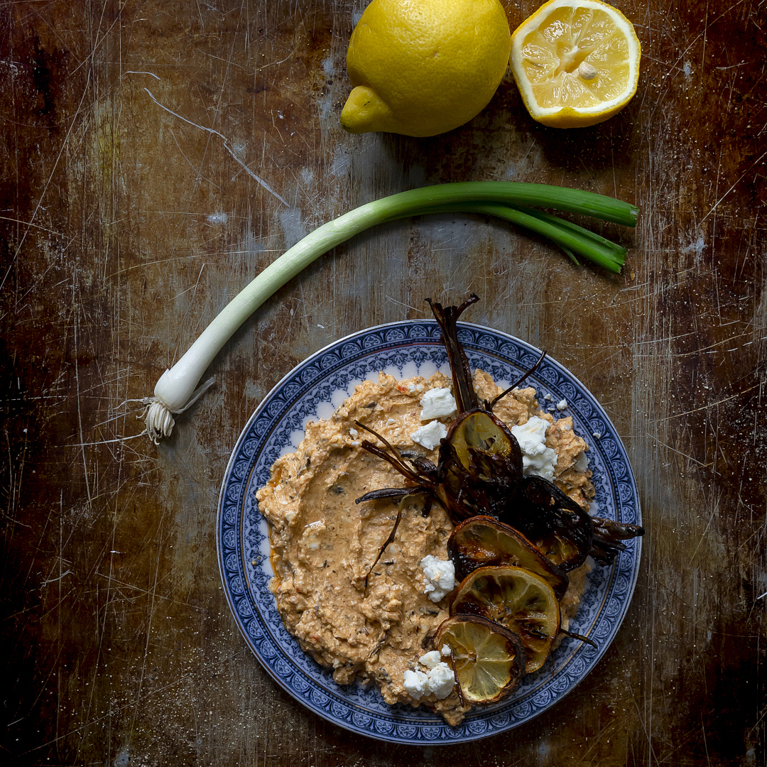 Immagine: Crema di feta greca con cipollotti e limoni caramellati