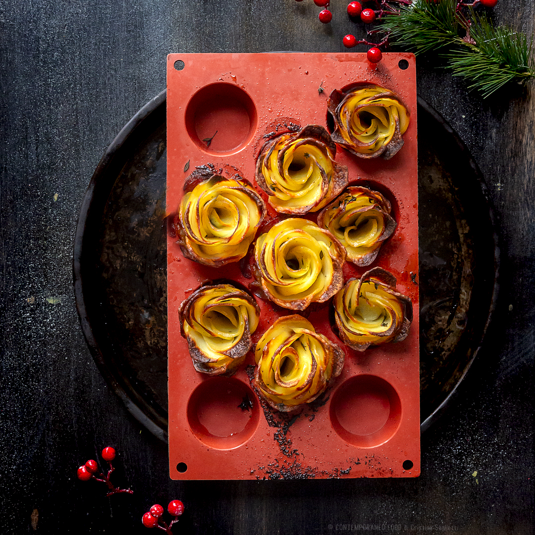 Immagine: Rose di patata alle spezie e timo con pancetta affumicata