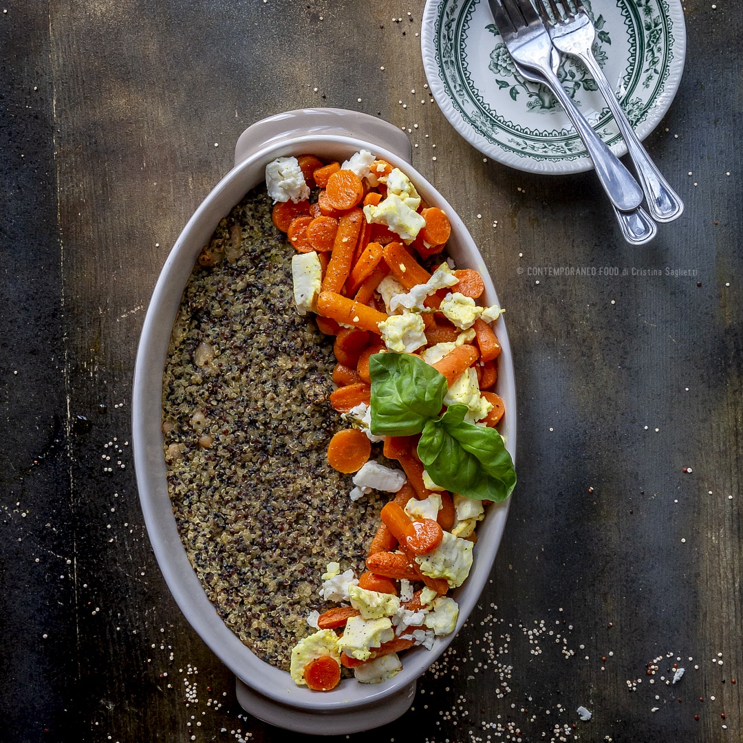 Immagine: Timballo di quinoa e cannellini al pesto con carote e feta al forno
