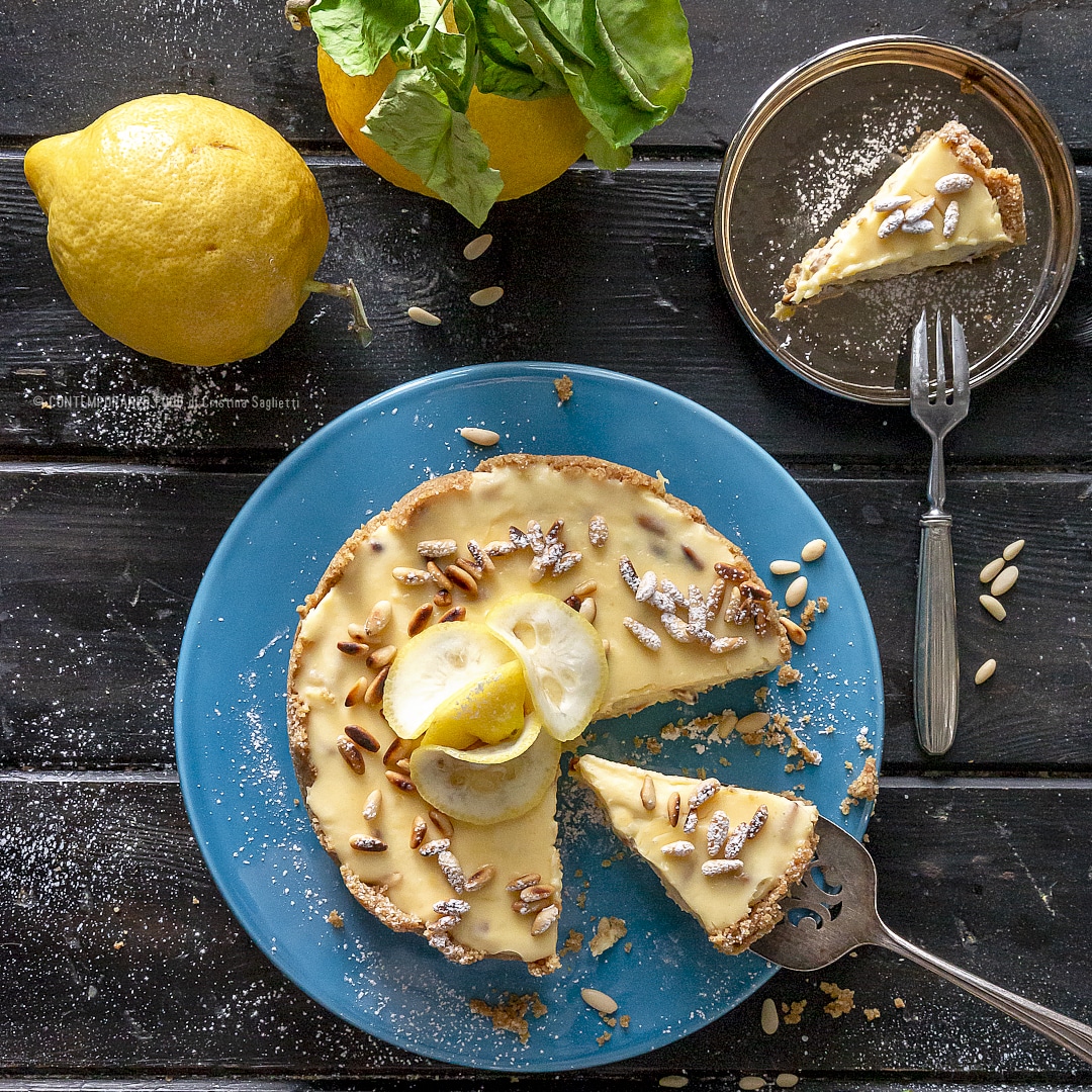 Immagine: Torta cremosa al limone e pinoli senza cottura con base di biscotti