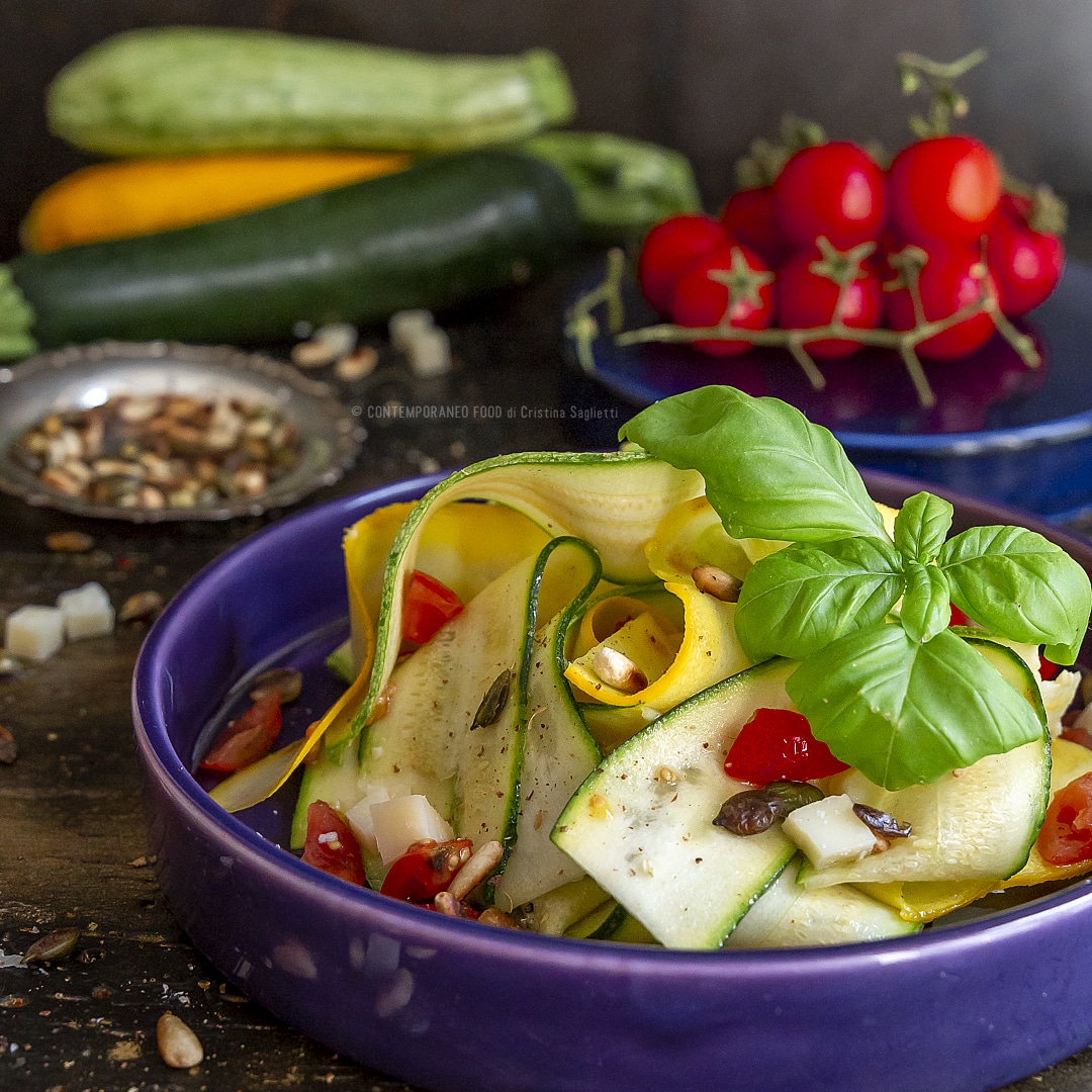 insalatta-di-zucchine-crude-ricetta-vegetariana-facile-veloce-estiva-light-contemporaneo-food