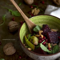 barbabietola-rossa-in-insalata-noci-porri-melograno-ricetta-light-facile-dieta-contemporaneo-food