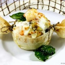 cestino-riso-gratinato-con-gamberi-melanzane-mozzarella-contemporaneo-food