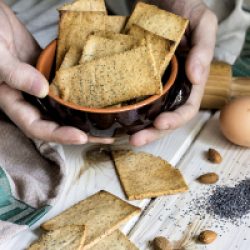 crakers-gluten-free-farina-di-mandorle-contemporaneo-food