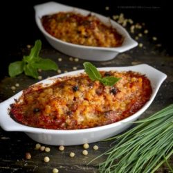 fregola-con-salsa-di pomodoro-menta-erba-cipollina-gratinata-al-forno-ricetta-facile-primo-piatto-vegetariano-contemporaneo-food