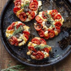 funghi-portobello-al-forno-con-pomodoro-provola-affumicata-secondo-piatto-vegetariano-facile-contemporaneo-food