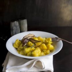 gnocchi-zafferano-birra-funghi-ricetta-primo-pasta-contemporaneo-food