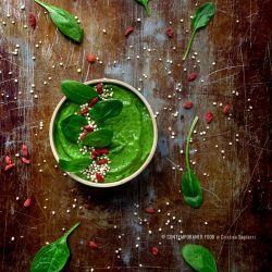 green-smoothie-bowl-spinaci-mango-avocado-ricetta-ricetta-light-dieta-contemporaneo-food