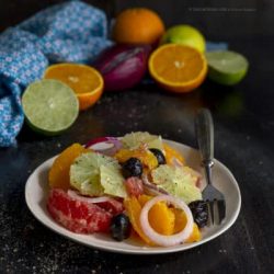 insalata-di-agrumi-cipolla-di-tropea-olive-nere-ricetta-facile-veloce-con-la-frutta-vegetariana-contemporaeo-food