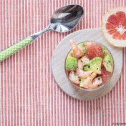 insalata-gamberetti-avocado-pompelmo-rosa-facile-ricetta-estiva-contemporaneo-food
