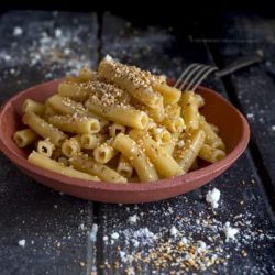 pasta-al-sesamo-e-parmigiano-rprimo-piatto-facile-veloce-vegetariano-contemporaneo-food