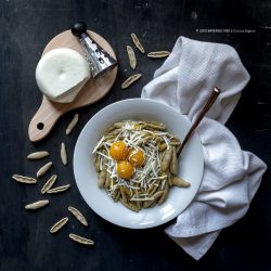 pasta-grano-arso-pomodorini-pachino-gialli-cacioricotta-ricetta-primi-facili-pasta-contemporaneo-food