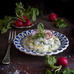 risotto-con-foglie-di-ravanelli-ricetta-facile-primo-piatto-vegetariano-contemporaneo-food