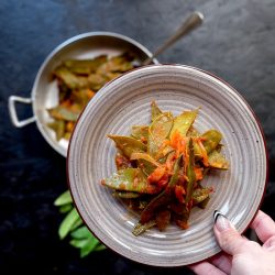 taccole-mangiatutto-al-pomodoro-contorno-ricetta-facile-3-contemporaneo-food