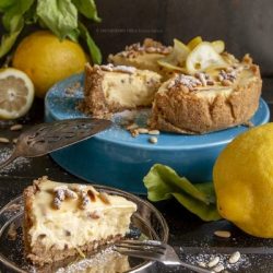 torta-cremosa-limone-pinoli-senza-cottura-dolce-facile-estivo-contemporaneo-food