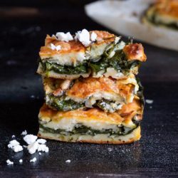 torta-salata-greca-con-spinaci-feta-ricetta-facile-pasquetta-contemporaneo-food