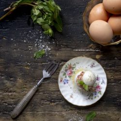 uova-ripiene-pomodorini-secchi-taggiasche-antipasto-pasqua-pasquetta-ricetta-facile-contemporaneo-food
