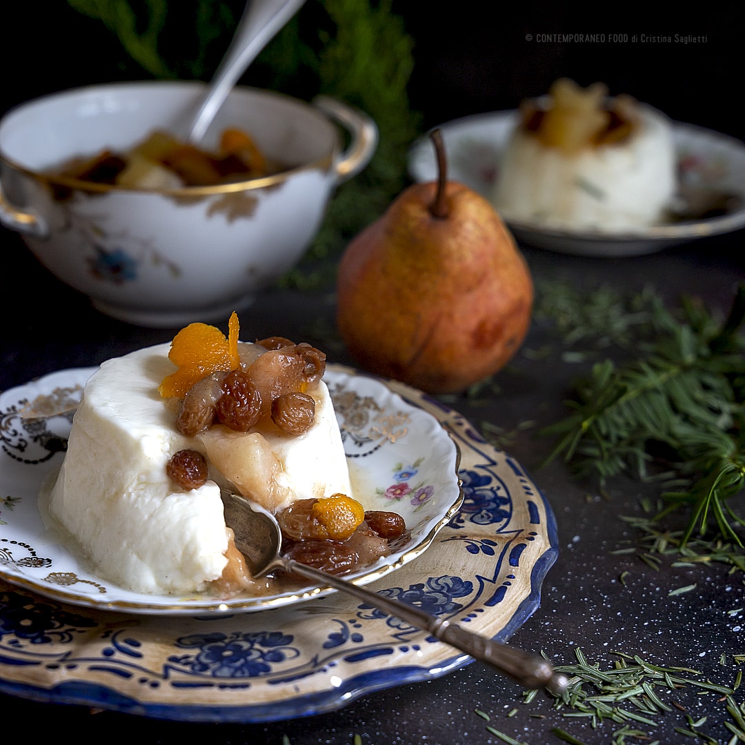 budino-di-yogurt-al-cocco-con-salsa-di-pere-e-uvetta-al-rum-e-agrumi-facile-ricetta-dolce-contemporaneo-food
