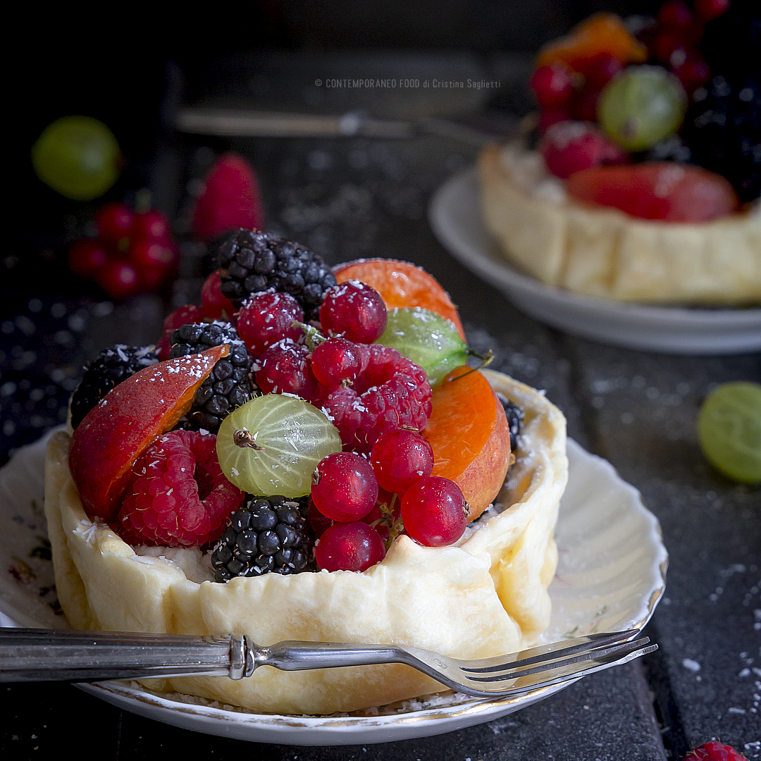 crostatine-crema-mascarpoen-yogurt-frutti-di-bosco-ricetta-dolce-facile-estate-contemporaneo-food