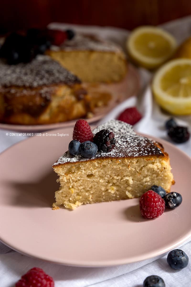 torta-al-limone-e-olio-d'oliva-con-farina-di-farro-ricetta-facile-contemporaneo-food