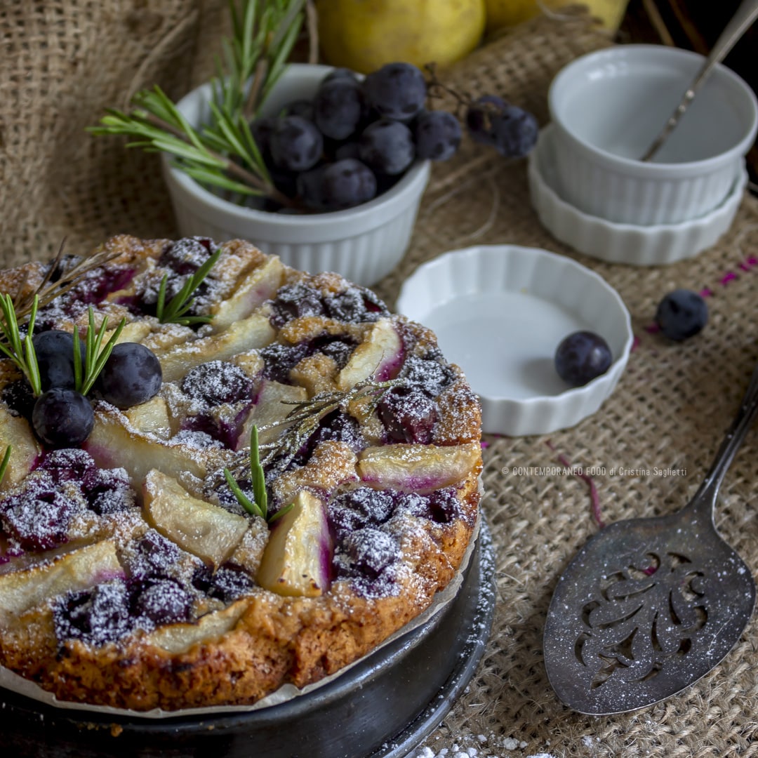 torta-uva-fragola-pere-rosmarino-3b-ricetta-facile-dessert-merenda-settembre-contemporaneo-food