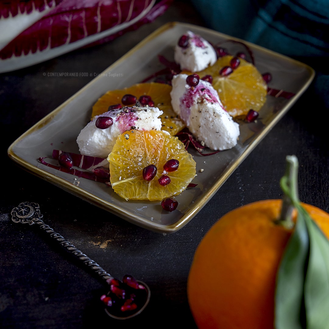 insalata-di-arance-melograno-trevigiana-ricotta-di-bufala-con-sciroppo-acero-fiori-arancio-antipasto-insalata-ricetta-vegetariana-light-veloce-contemporaneo-food
