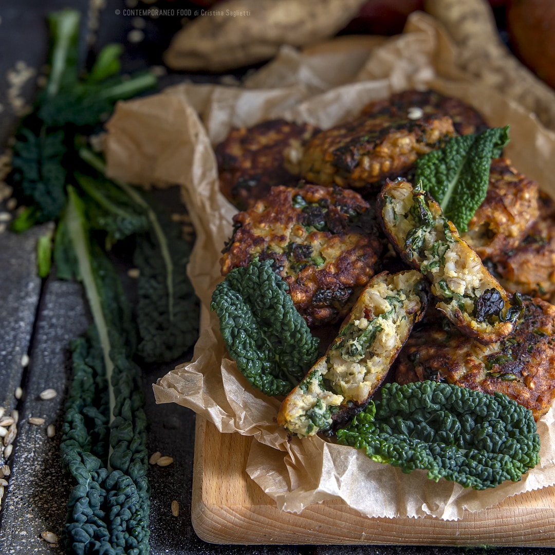 crocchette-cavolo-nero-patate-dolci-orzo-secondo-piatto-ricetta-vegetariana-facile-contemporaneo-food