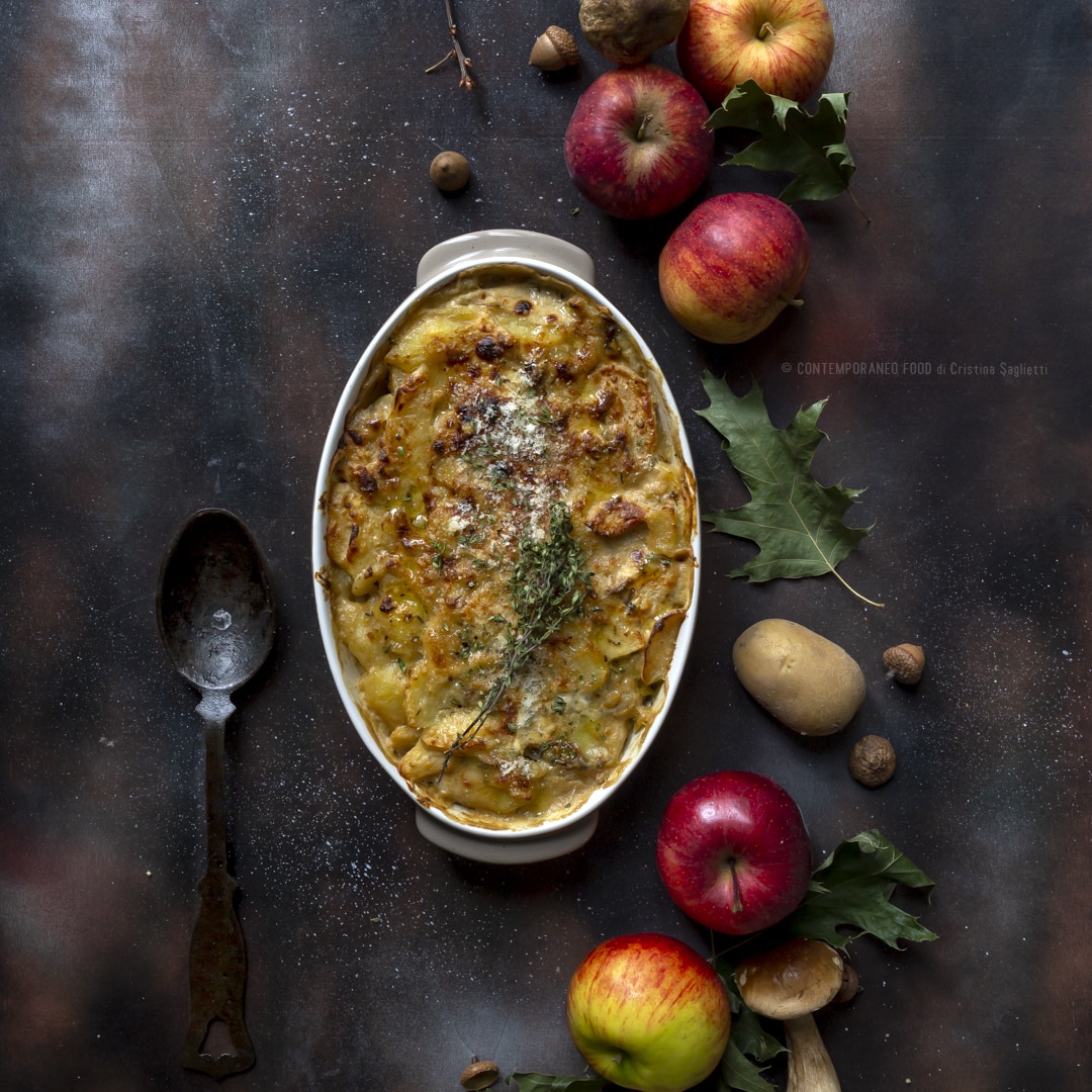 Immagine: Pasticcio di mele rosse, funghi e patate