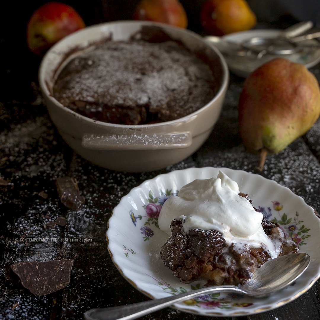 torta-al-cioccolato-dal-cuore-fondente-con-pere-ricetta-facile-veloce-merenda-contemporaneo-food