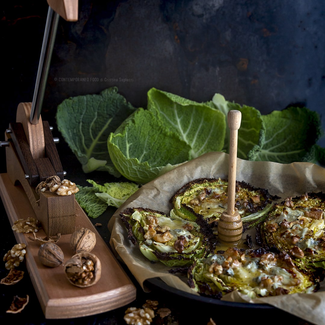 cavolo-verza-al-forno-con-gorgonzola-miele-noci-ricetta-vegetariana-facile-veloce-contemporaneo-food