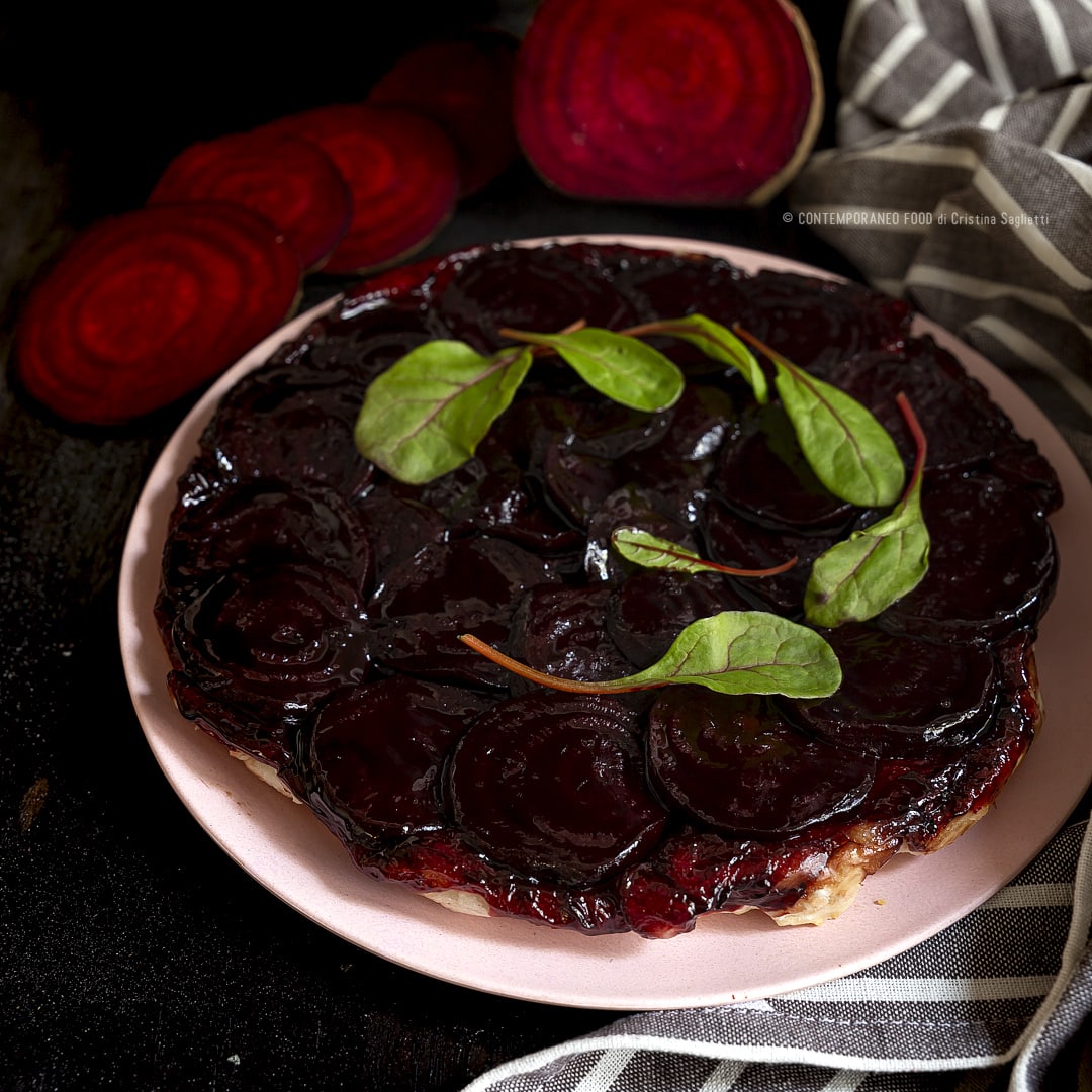 tarte-tatin-di-barbabietola-rossa-ricetta-facile-vegetariana-contemporaneo-food