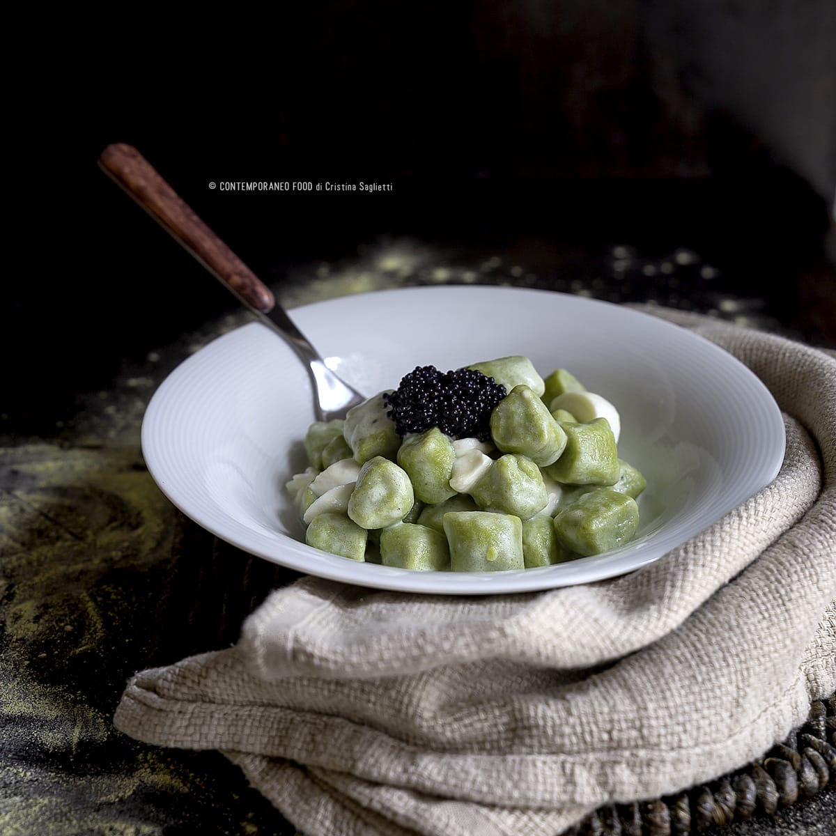 gnocchi-farina-piselli-burrata-caviale-farine-alternative-primi-contemporaneo-food