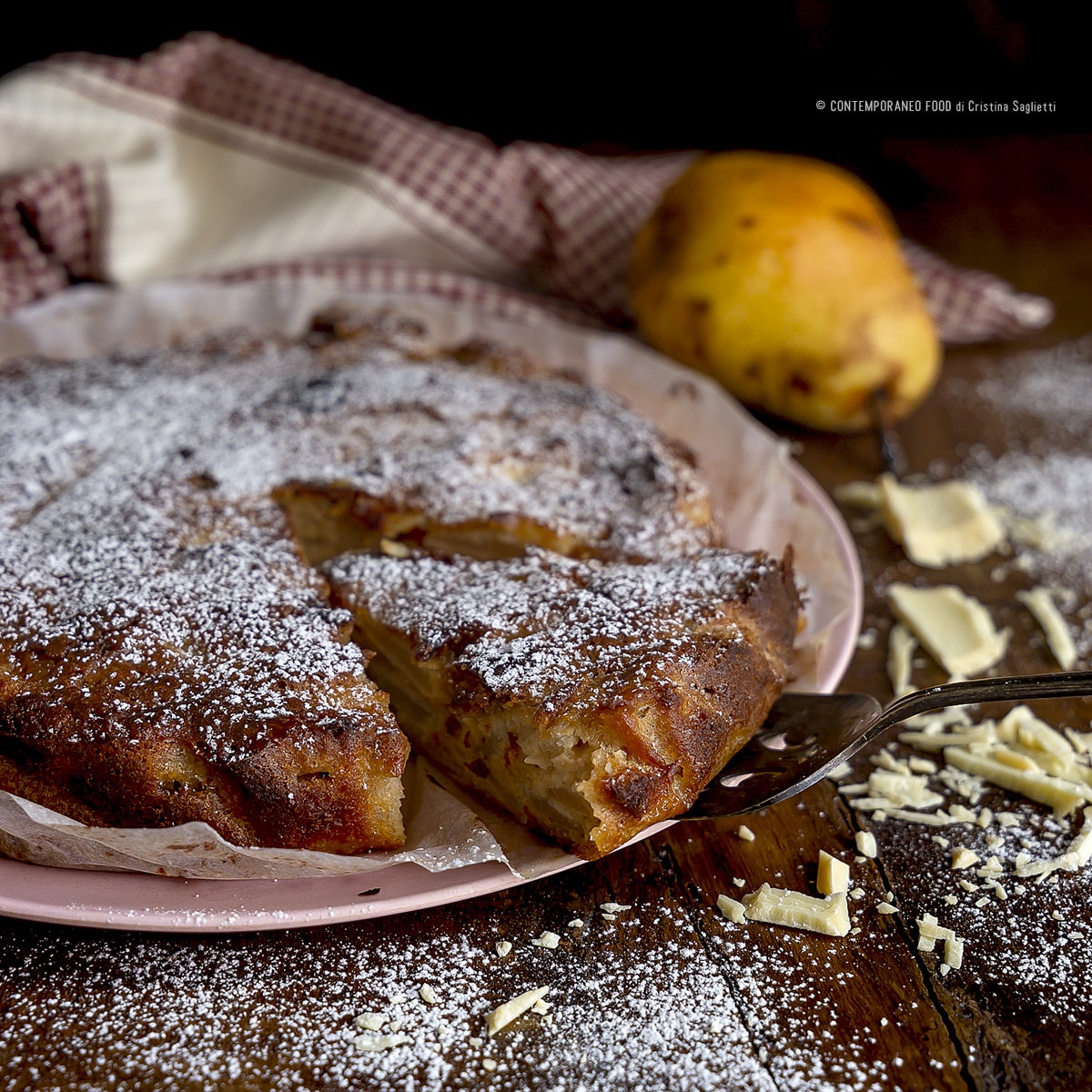 torta-pere-cioccolato-bianco-cognac-dolce-facile-con-la-frutta-contemporaneo-food