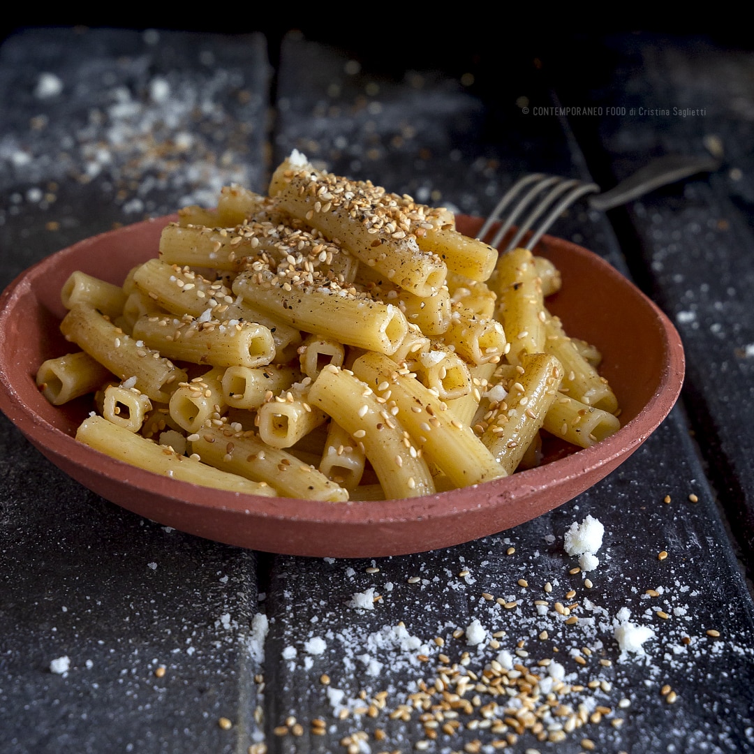 pasta-al-sesamo-e-parmigiano-rprimo-piatto-facile-veloce-vegetariano-contemporaneo-food
