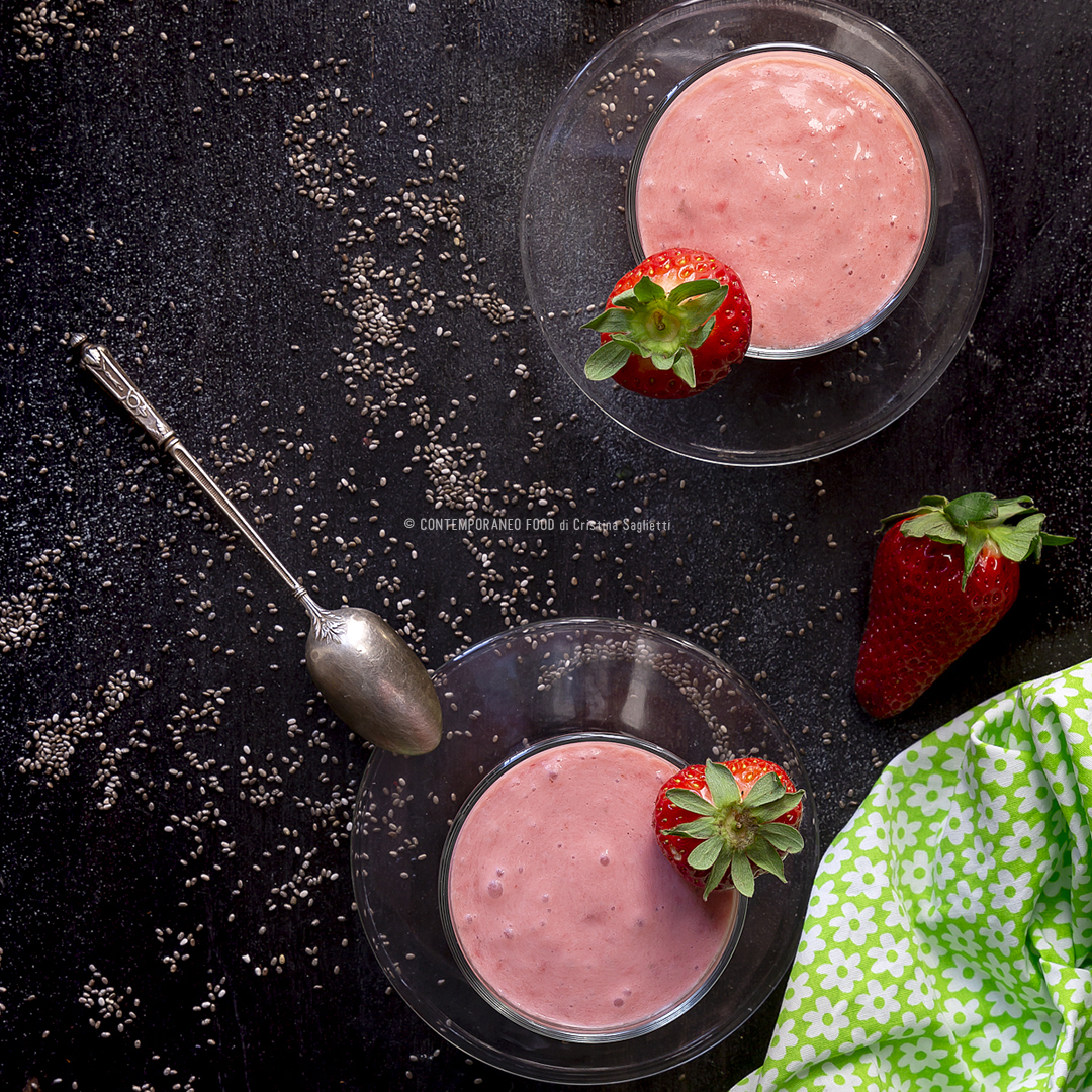 Immagine: Pudding di fragole, latte di cocco e semi di Chia
