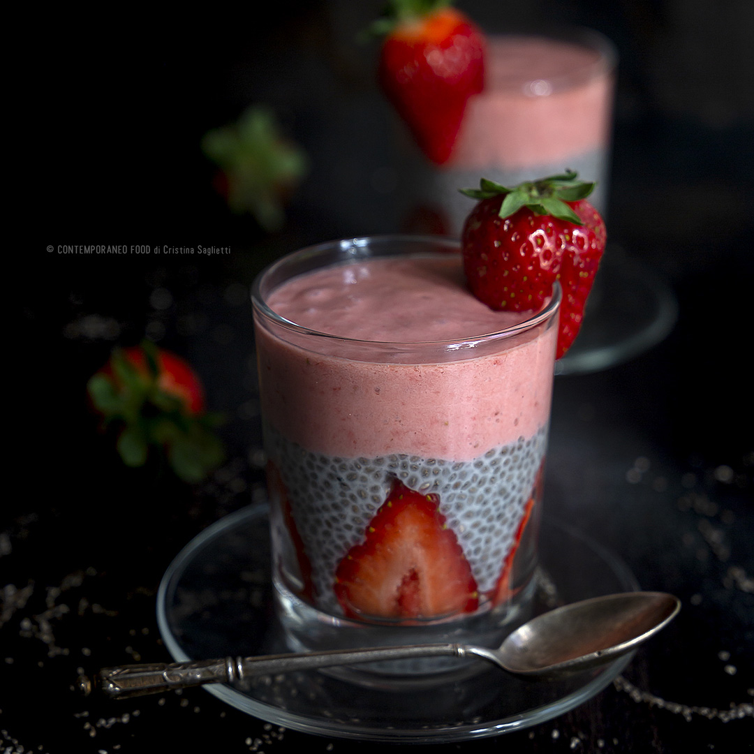 pudding-fragole-semi-di-chia-al-latte-di-cocco-superfood-ricetta-facile-contemporaneo-food