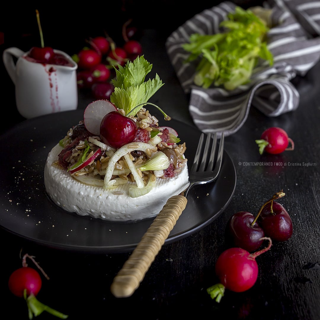 avena-in-insalata-con-crudité-primo-sale-e-salsa-di-ciliegie-ricetta-estiva-primo-facile-veloce-contemporaneo-food