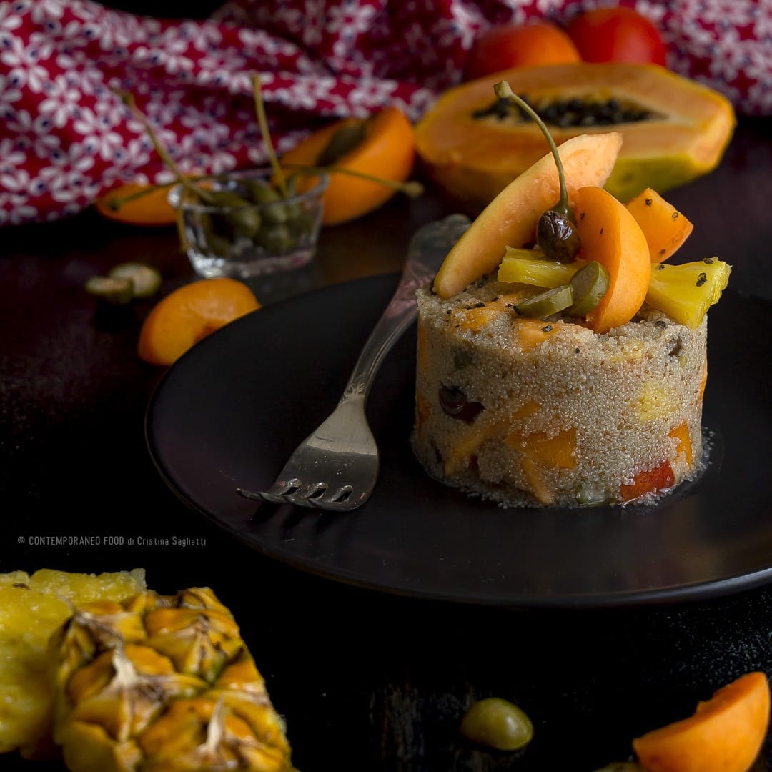 teff-in-insalata-esotica-con-olive-taggiasche-e-fiori-di-cappero-ricetta-estiva-facile-senza-glutine-primo-frutta-contemporaneo-food