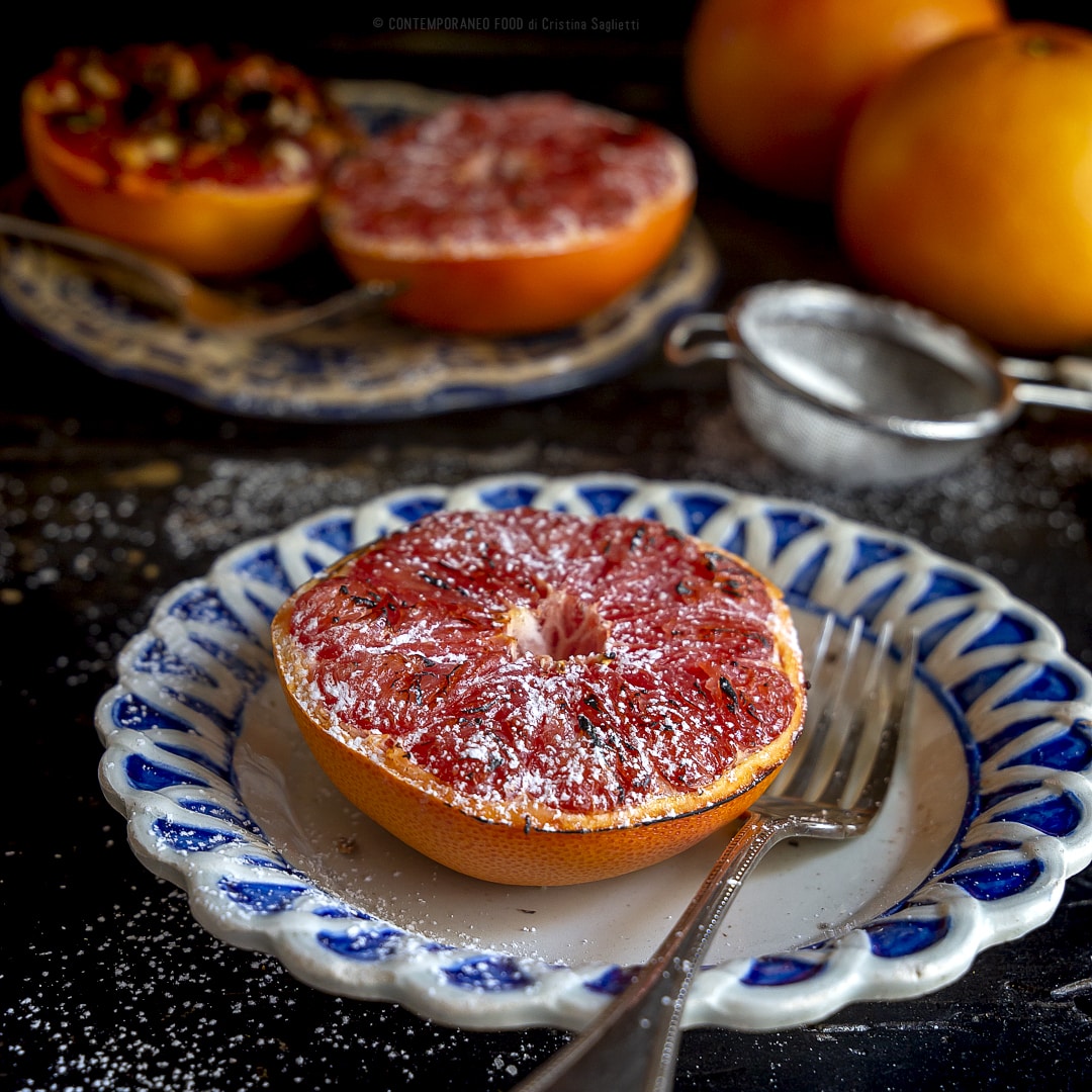 pompelmo-al-forno-con-mandorle-semi-di-zucca-capperi-contorno-ricetta-vegetariana-facile-light-contemporaneo-food