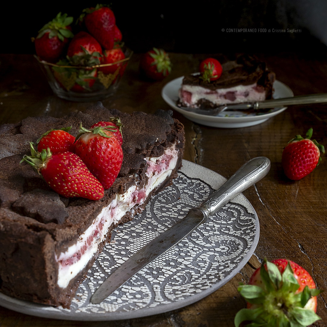 torta-di-confettura-di-fragole-mascarpone-ricotta-con-frolla-al-cacao-ricetta-facile-contemporaneo-food