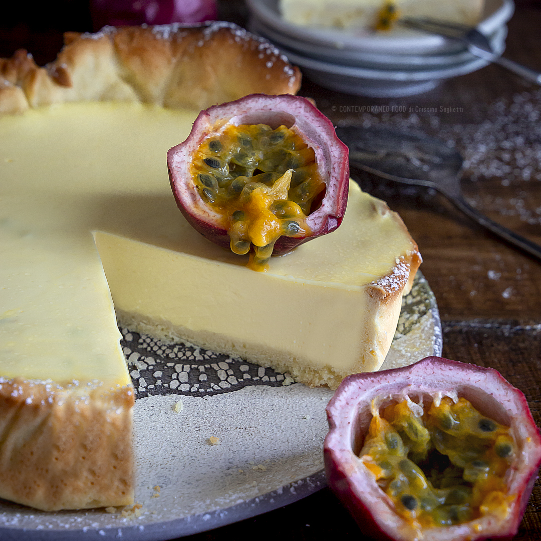 crostata-con-panna-cotta-al-frutto-della-passione-ricetta-facile-dolce-facile-estivo-contemporaneo-food