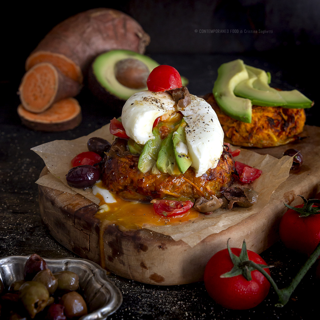 rostì-patate-dolci-avocado-pachino-taggiasche-uovo-poché-piatto-unico-estivo-facile-contemporaneo-food