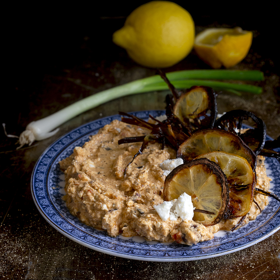 crema-di-feta-greca-limoni-e-cipollotti-caramellati-ricetta-vegetariana-estiva-facile-veloce-formaggio-contemporaneo-food