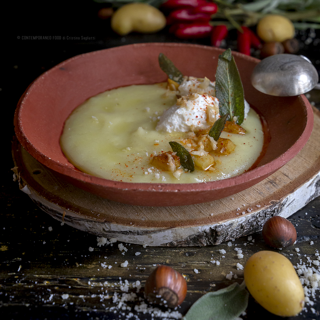 vellutata-patate-al-latte-al-profumo-di-salvia-con-quenelle-di-ricotta-nocciole-peperoncino-ricetta-vegetariana-minestra-facile-contemporaneo-food