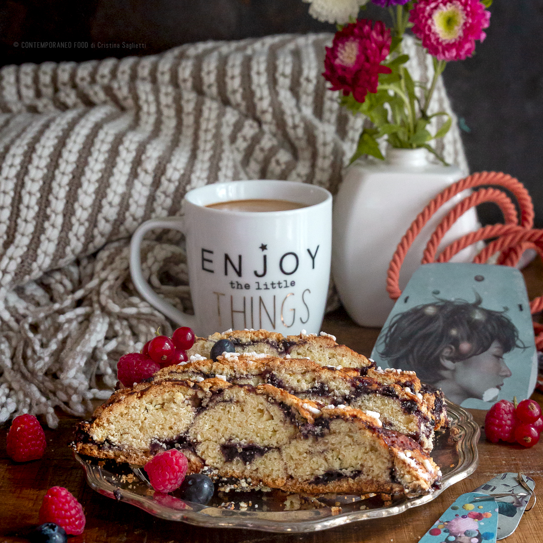 biscottoni-morbidi-da-inzuppo-confettura-ai-mirtilli-cognac-arancia-colazione-della-domenica-facile-contemporaneo-food