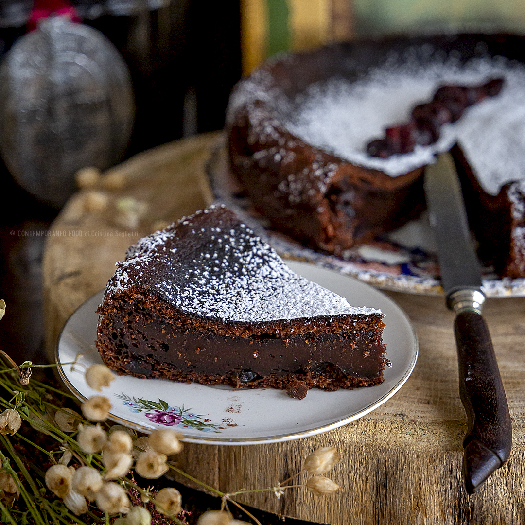 torta-morbida-cioccolato-mascarpone-mirtilli-rossi-dolce-facile-merenda-contemporaneo-food
