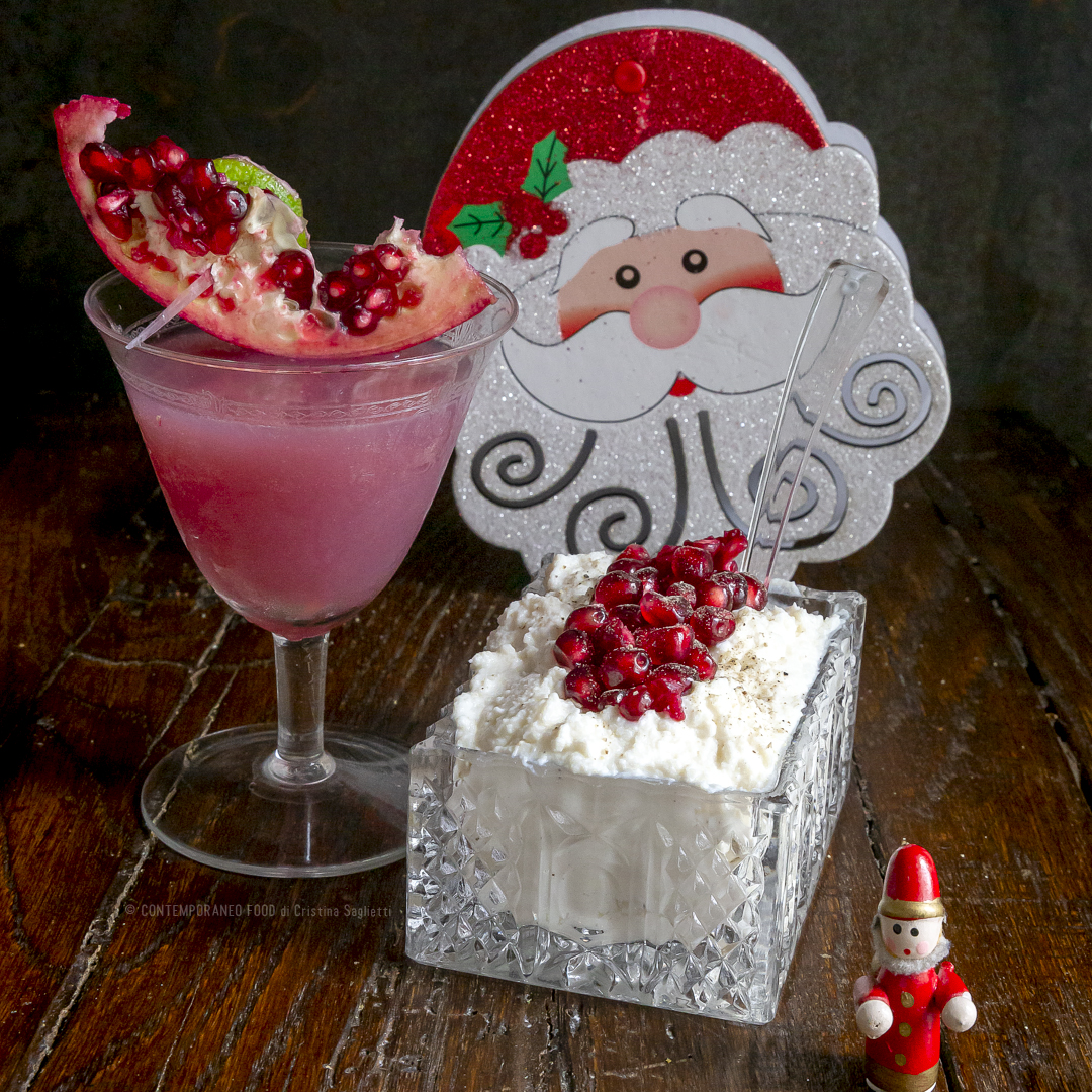 mousse-di-grana-al-melograno-con-cocktail-ai-frutti--rossi-antipasto-di-natale-facile-veloce-contemporaneo-food